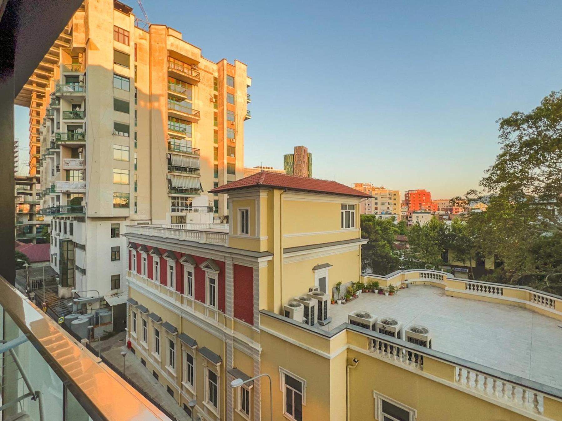 Downtown Grand Comfort Tirana Exteriör bild